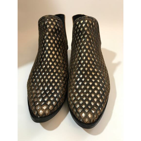 Musse & Cloud Netflix Leather Laser Cut Ankle Boots 10 Athropologie - Picture 3 of 10